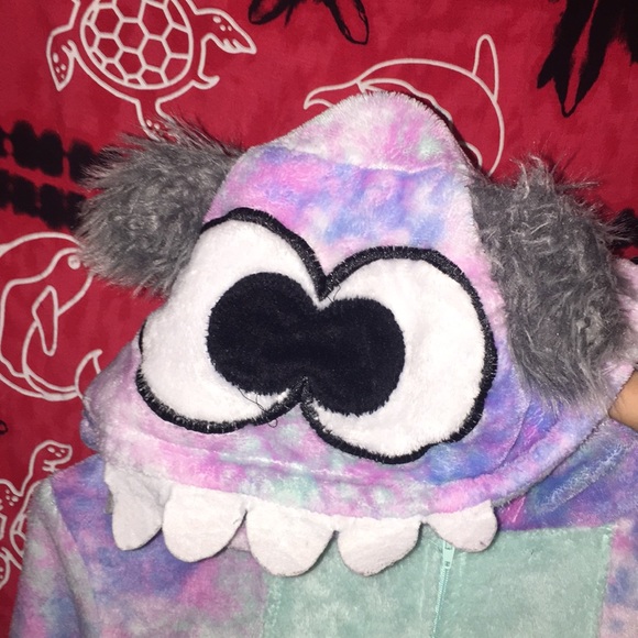 Monster one piece pajamas - Picture 2 of 2